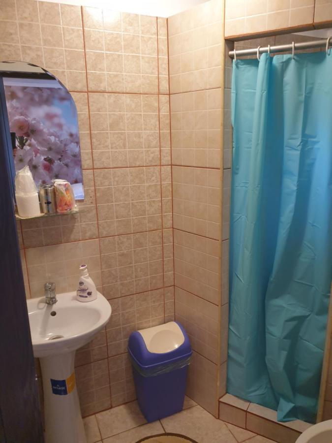 Family Room Shower,1027710700:JPEG